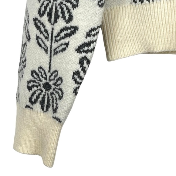 &Merci Cream & Gray Floral Print Cropped Sweater Size Large - Picture 7 of 13